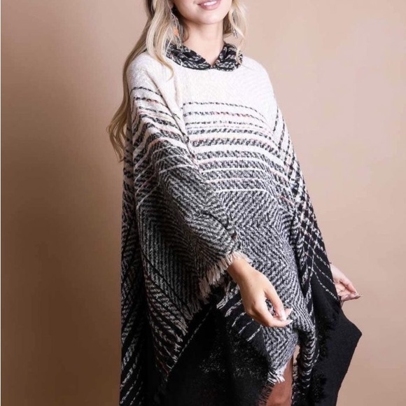 Black Frayed Edge Poncho - Picture 3 of 3